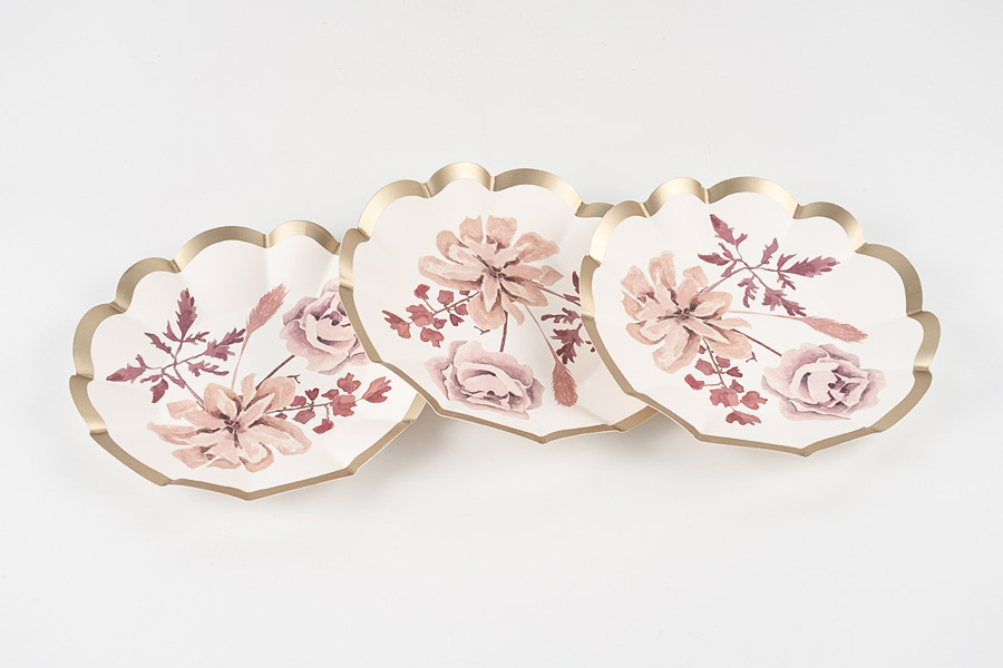 Platos de papel en forma de flor Platos de papel en forma de flor